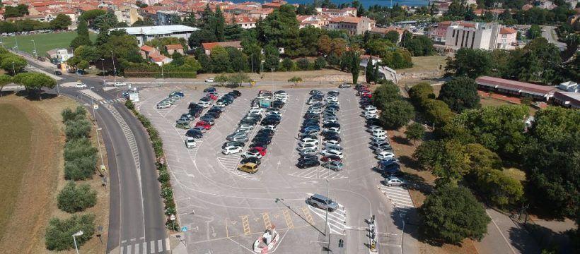škola